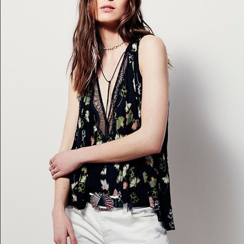 Free People EUC Flowy Cropped Top